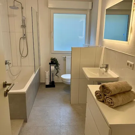 Erholung An Den Wasserfaellen - In - Stilvolles Mit Terrasse, Parkplatz & Ruhiger Lage Baden-Baden