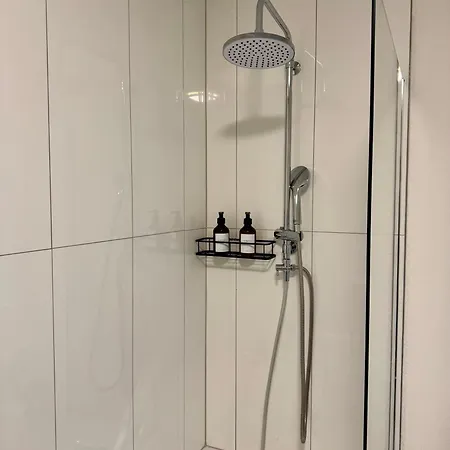 Erholung An Den Wasserfaellen - In - Stilvolles Mit Terrasse, Parkplatz & Ruhiger Lage *