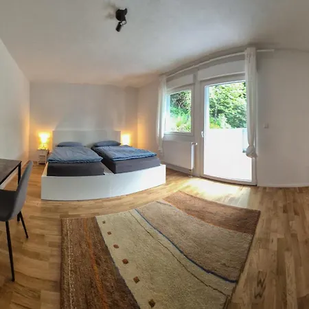 Erholung An Den Wasserfaellen - In - Stilvolles Mit Terrasse, Parkplatz & Ruhiger Lage