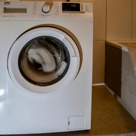 Erholung An Den Wasserfaellen - In - Stilvolles Mit Terrasse, Parkplatz & Ruhiger Lage