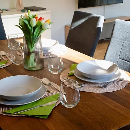 Erholung An Den Wasserfaellen - In - Stilvolles Mit Terrasse, Parkplatz & Ruhiger Lage *