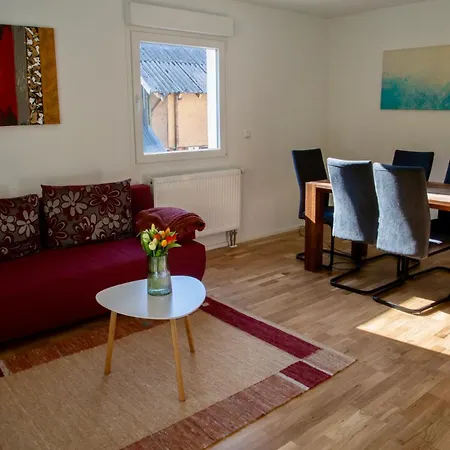 Erholung An Den Wasserfaellen - In - Stilvolles Mit Terrasse, Parkplatz & Ruhiger Lage Apartamento *