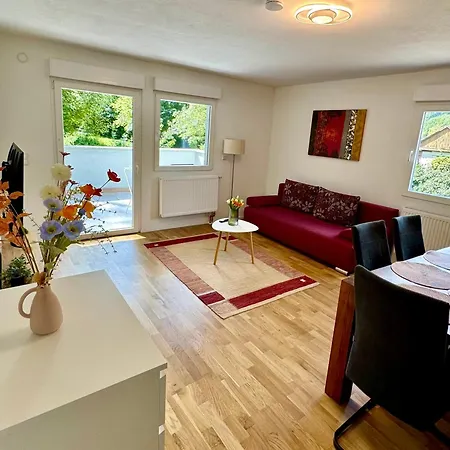 Erholung An Den Wasserfaellen - In - Stilvolles Mit Terrasse, Parkplatz & Ruhiger Lage Apartman *